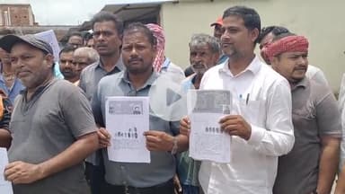 कोडरमा: गुमो में अतिक्रमण हटाने के नाम पर जिला प्रशासन द्वारा घर तोड़े जाने पर लोगों में आक्रोश