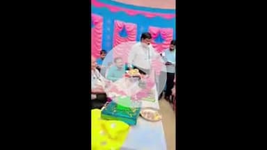 सरमेरा: सरमेरा के नया प्राथमिक विद्यालय पासवान टोला में स्थानांतरित शिक्षिका को दी गई विदाई