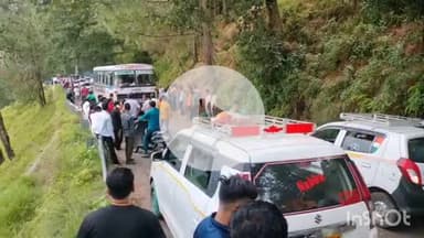 धौलछीना: धौलछीना के समीप कलौन में रोडवेज़ बस का प्रेशर पाइप फटने से 2 घंटे तक मार्ग में वाहनों की आवाजाही रही बाधित