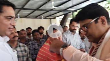 भरतपुर: प्रभारी मंत्री सुरेश रावत ने भरतपुर का दौरा किया, नगर निगम में अधिकारियों के साथ बैठक