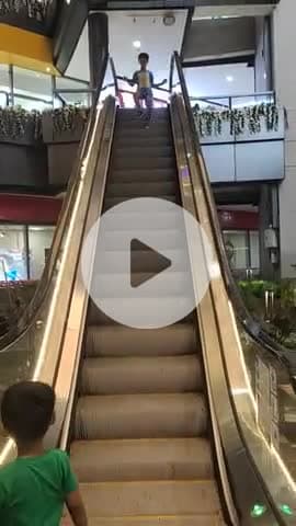 "Action – on point!
Drama – full!
Energy – बाप रे बाप!
ये video नहीं… मस्ती का तूफान है!"
🚀😆
#Sundaymasti