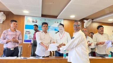 भोकरदन: पंचायत समिती कार्यालयामध्ये पंतप्रधान आवास योजनेच्या लाभार्थ्यांना प्रथम हप्त्याचे करण्यात आले वितरण