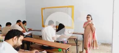 बहराइच : आरओ/एआरओ की परीक्षा में आधे से अधिक परीक्षार्थियों ने छोड़ी परीक्षा
डीएम ने किया परीक्षा केन्द्रों का निरीक्षण