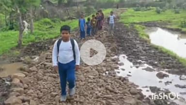 मालथोन: मालथौन के वार्ड नंबर-14 इटवा में सीसी रोड न होने से कीचड़ में चलने को मजबूर हैं लोग #jansamasya