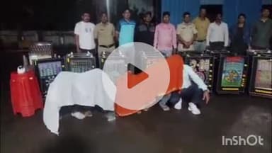 हिंगणघाट: शहरातील आठवडी बाजार व सरकार दवाखाना चौकात पोलिसांची अवैध व्हिडिओ गेम पार्लरवर मोठी कारवाई:लाखो रुपयांचे साहित्य जप्त
