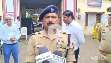 उरई: जिले में RO और ARO की परीक्षा शुरू होते ही जिला प्रशासन हुआ अलर्ट, पुलिस अधीक्षक व जिलाधिकारी ने किया निरीक्षण