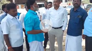 ஆவுடையார் கோவில்: வெட்டி கொலை செய்யப்பட்ட சகோதரர்கள் இல்லம் அமைந்துள்ள காமராஜ் நகரில் உறவினர்களை சந்தித்து ஆறுதல் கூறிய VCK வினர்