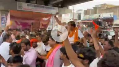 धनौरा: गजरौला चौपला पर पहुंचे कांवड़ियों का जत्था, भाजपा नेता विपिन सागर, पूर्व विधायक के पुत्र ने किया जोरदार स्वागत