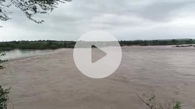 #gaon urmal ki Nadi aane ki vajah se gaon urmal dubne ki khatre mein a chuka hai