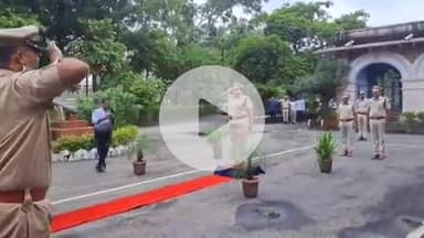 लाडपुरा: पुलिस अधीक्षक कोटा सिटी पद पर तेजस्वनी गौतम ने संभाला कार्यभार, पुलिस जवानों ने दिया गार्ड ऑफ ऑनर