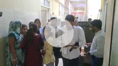 फिरोज़ाबाद: सातेश्वर मंदिर के दर्शन कर लौट रहे श्रद्धालुओं से भरा थ्री व्हीलर टेम्पो चनोरा पुल के पास पलटा, चालक समेत 9 घायल