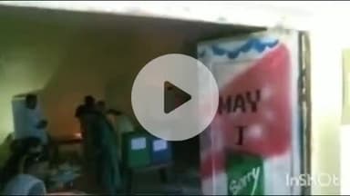 जोशियाड़ा: बग्याल गांव पोलिंग बूथ पर बिजली गुल होने से मतदाताओं को मोमबत्ती की रोशनी में डालना पड़ा अपना मत