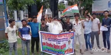 सुपौल: बरूआरी पंचायत को प्रखंड का दर्जा दिलाने के लिए प्रदर्शन, सुपौल डीएम को सौंपा ज्ञापन