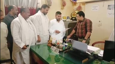 रामपुर: रामपुर में बिजली कटौती से शहरवासी परेशान, लोगों ने नवाब गेट स्थित बिजली घर पर अधिशासी अभियंता को दिया ज्ञापन #jansamasya