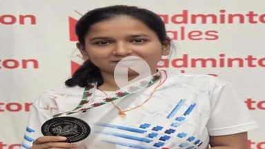 लोहरदगा: युगांडा के कम्पाला में पैरा बैडमिंटन खिलाड़ी संजना वर्मा ने जीता रजत पदक, डीडीसी ने दी बधाई