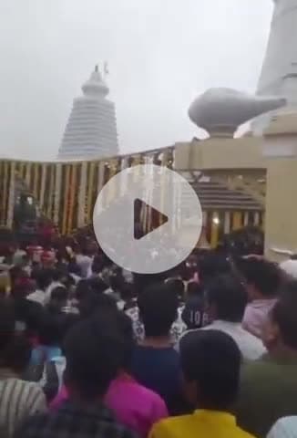 टीकमगढ़: सावन के तीसरे सोमवार को कुंडेश्वर में भक्तों का सैलाब, सवा किलो भांग से शिवलिंग का हुआ श्रृंगार