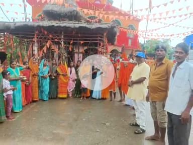 इचाक: इचाक में सावन की तीसरी सोमवारी पर रतनपुर शिवालय में जलाभिषेक, उमड़े सैकड़ों श्रद्धालु