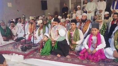 रामपुर: सोमवार को हज़रत हाफ़िज़ शाह जमालुल्लाह के 238वे उर्स का दूसरा कुल आयोजित हुआ, बड़ी संख्या में अकीदतमंदों ने शिरकत की