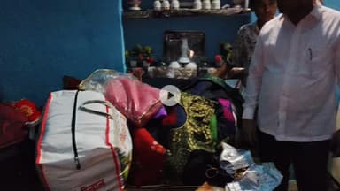 गांव पिपलिया में रेवा नदी पर आये उफान की वजह से गांव में पानी घुस जाने से पूरा जन जीवन अस्त व्यस्त हो जाने मौके पर सभी अधिकारी, कर्मचारियों को दूरभाष पर वार्ता कि पुरे गाँव का सर्वे किये जाने तथा नुकसान होने पर उसका उचित मुआवजा मिले।