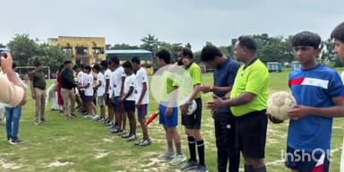 सुपौल: सुपौल के आउटडोर स्टेडियम में जिला स्तरीय 64वां सुब्रतो मुखर्जी फुटबॉल कप का आयोजन