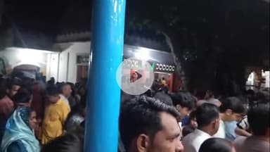 जांजगीर: पीथमपुर गांव में स्थित बाबा कलेश्वरनाथ मंदिर में संध्याकालीन आरती की गई, बड़ी संख्या में भक्त रहे मौजूद