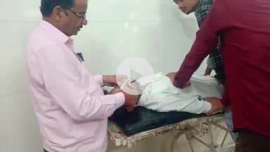 टीकमगढ़: घुवारा: जहरीला पदार्थ खाने से शख्स की हालत बिगड़ी, सीएचसी से जिला अस्पताल रेफर