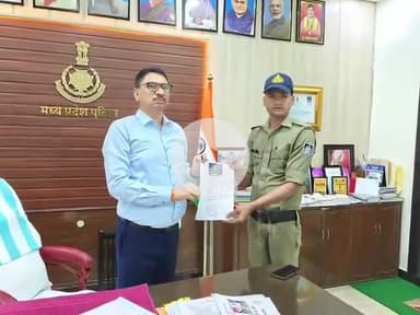 टीकमगढ़: टीकमगढ़: आरक्षक ने गलती से एसपी को भेजे ₹5900, कार्यालय में किए वापस