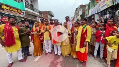 जौनपुर: गौराबादशाहपुर में निकाली गई कलश यात्रा, बड़ी संख्या में लोग रहे मौजूद