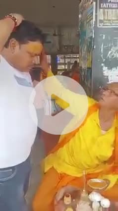 सावन के तीसरे सोमवार को, स्थानीय रामरेखा घाट पर मां गंगा के पवित्र तट पर स्नान और ध्यान के माध्यम से आत्मिक शांति प्राप्त हुई, और मोती बाबा के आशीर्वाद से जीवन को नई दिशा मिली।