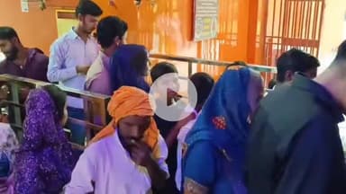 धनौरा: मंडी धनौरा में सावन के तीसरे सोमवार पर मंदिरों में जल अभिषेक के लिए उमड़ी शिव भक्तों की भीड़