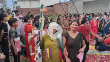 धनौरा: गजरौला के मोहल्ला लक्ष्मी नगर में हरियाली तीज कार्यक्रम का आयोजन, महिलाओं ने बढ़-चढ़कर लिया भाग