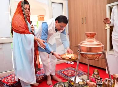 देहरादून: सीएम धामी ने श्रावण मास के तीसरे सोमवार को देवाधिदेव महादेव का जलाभिषेक किया