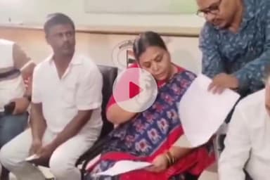 कांके: कांग्रेस भवन में जनता दरबार का आयोजन किया गया, ग्रामीण विकास मंत्री ने सुनी लोगों की समस्याएँ