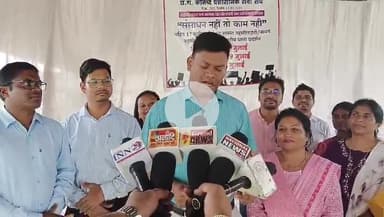 जगदलपुर: जिले के कनिष्ठ प्रशासनिक सेवा संघ के अधिकारी 17 सूत्रीय मांगों को लेकर कर रहे हड़ताल, तहसीलदार रुपेश मरकाम ने दी जानकारी