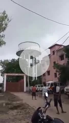 घाटमपुर: भीतरगांव ब्लॉक मुख्यालय परिसर में जर्जर पानी की टंकी को किया गया ध्वस्त, BDO ने दी जानकारी