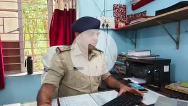 मोगल कुआं: लूट कांड में एक महीने से फरार युवक को पुलिस ने किया गिरफ्तार