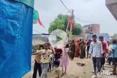 श्योपुर: मठेपुरा के ग्रामीणों ने कंकाली माता मंदिर पर चढ़ाया झंडा, सुख-समृद्धि की कामना की