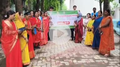 बेगूसराय: नगर निगम ने स्वच्छ भारत मिशन के तहत निकाली प्रभात फेरी, मेयर पिंकी देवी ने हरी झंडी दिखाकर किया रवाना