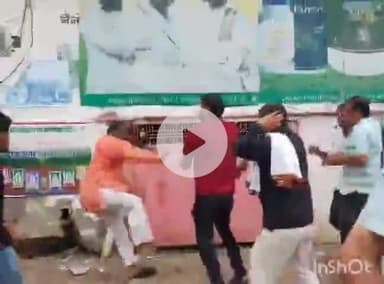 उरई: सुहाग महल के पास दबंग ठेकेदार ने घटिया निर्माण की जांच करने आए एसडीएम के सामने दुकानदार को साथियों के साथ मिलकर पीटा