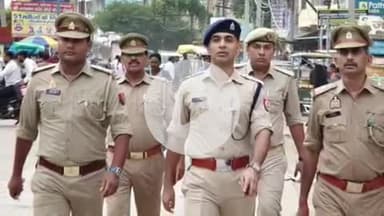 गभाना: गभाना में श्रावण माह के दौरान कानून और शांति व्यवस्था को ध्यान में रखते हुए क्षेत्राधिकारियों ने किया पैदल गश्त और चेकिंग अभियान