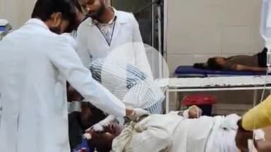 पडरौना: बंजरिया में सड़क हादसे में साइकिल सवार को बचाने के चक्कर में ससुर-दामाद घायल, वृद्ध गंभीर हालत में अस्पताल में भर्ती