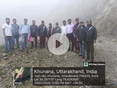 घाट: नंदानगर कांडई मोटर मार्ग भूस्खलन से 200 मीटर सड़क हुई बाधित, वर्षा के बीच 14 पोलिंग पार्टियां 5 घंटे फंसी रहीं