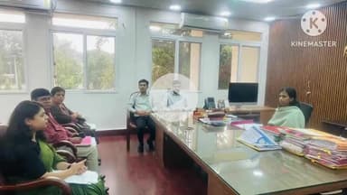 खूंटी: समाहरणालय में आदि कर्मयोगी योजना के सफल क्रियान्वयन को लेकर मास्टर ट्रेनर चयन पर समीक्षा बैठक