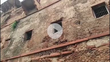 भुसावर: हलैना के राजकीय उच्च माध्यमिक विद्यालय महल की जर्जर दीवार गिरी, हादसा रात्रि के समय हुआ