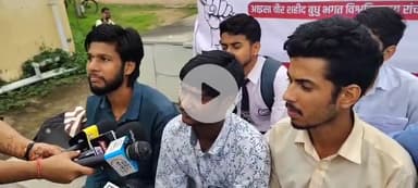 DSPMU रांची में छात्रों के मुद्दे पर छात्र मत संग्रह करवाया गया। मिडिया बंधुओं से वार्ता करते हुए।।