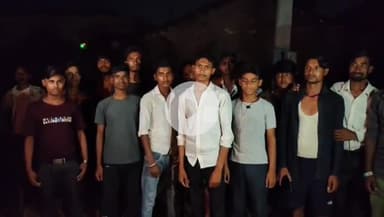 बीसलपुर: सहगमा नगरिया में विद्युत पोल पर नहीं लगी है स्ट्रीट लाइट अंधेरे में डूबे गांव के लोगों को है चोरी का खतरा
#jansamasya