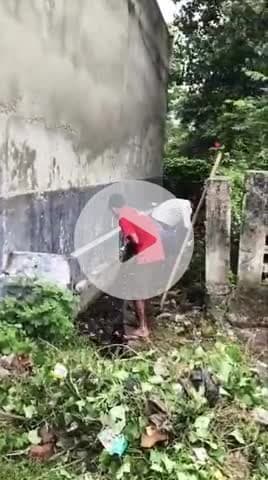 नगर चेयरपर्सन के निर्देश पर वार्ड न. 33 मठ वाला कब्रिस्तान पर नालो कि तली झाड़ सफाई कराई गयी.