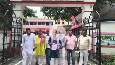 गोरखपुर: महिला विरोधी बयान पर भड़की समाजवादी पार्टी, थाना शाहपुर पर किया विरोध प्रदर्शन