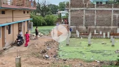 टीकमगढ़: वार्ड 19 में पानी निकासी हुई बंद, कॉलोनीवासी परेशान,बरसात में घरों में भर रहा पानी,नाली बनाने की उठाई मांग #jansamasya