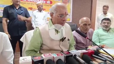 गोरखपुर: पशुधन एवं दुग्ध विकास पेंशन विभाग मंत्री धर्मपाल सिंह ने सर्किट हाउस में प्रेस वार्ता कर सरकार की उपलब्धियां गिनाईं